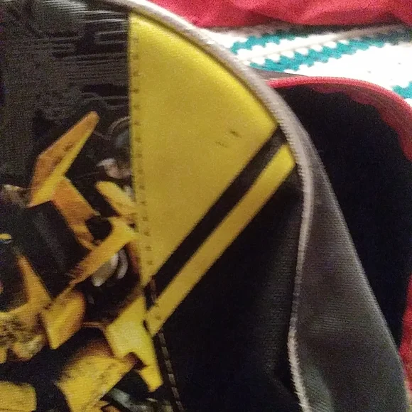Transformers Bumblebee Backpack - Picture 4 of 7